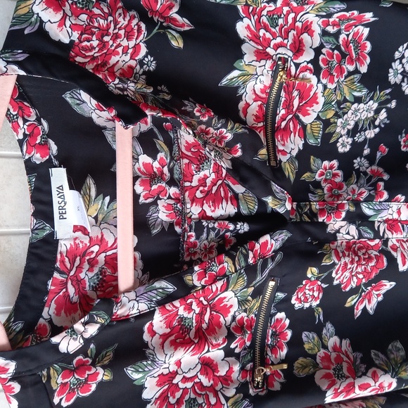 Persaya Flowered blouse - Picture 3 of 5